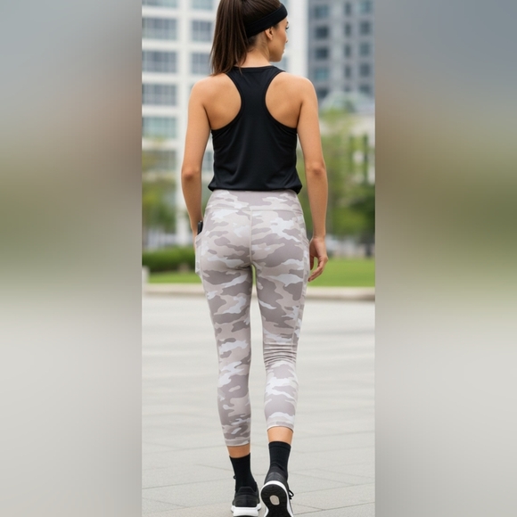 Women's Athleta Salvation Camo High-waisted Leggings Size:S - Picture 6 of 13